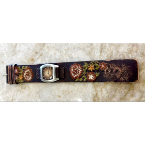 1990s vintage Fossil Brown Embroidered wide Leather band Watch running.